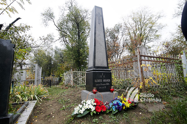 FOTO | Cum arată monumentele funerare renovate din Cimitirul Catolic ale polonezilor care au trăit în această regiune acum 100 de ani