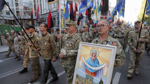 Ucraina: Naționaliștii mărșăluiesc la Kiev împotriva 'capitulării' în fața Moscovei