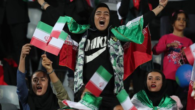 Decizie în Iran: Femeile au voie să intre joi pe stadion, pentru prima dată după decenii de interdicție