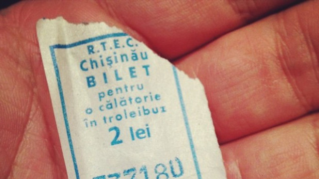 EXPERȚI: Majorarea tarifului la călătoria cu troleibuzul și autobuzul în Chișinău nu va rezolva criza financiară la RTEC. Tariful ar trebui să fie corelat cu indicele de inflație 