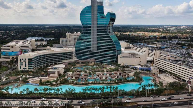 Primul hotel din lume în formă de chitară, inaugurat la Hollywood, Florida