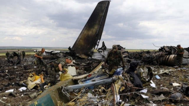 Bilanțul morților în cazul aterizării de urgență a unui avion în vestul Ucrainei a crescut