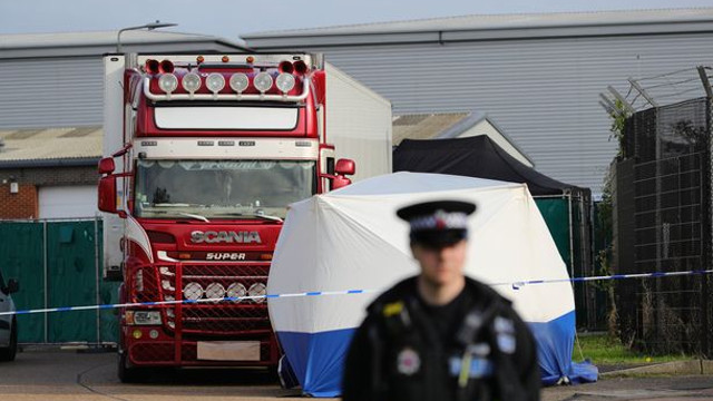 Cazul camionului cu 39 de cadavre: Poliția a descins în două case din regiunea britanică din care  provine șoferul