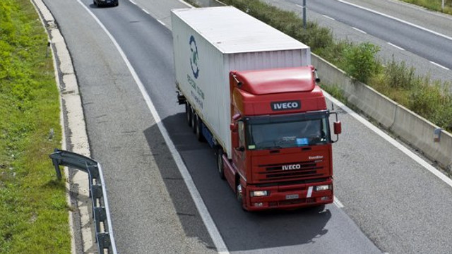 Poliția din Belgia a descoperit 12 migranți într-un camion frigorific