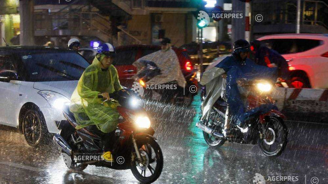 Cel puțin trei morți în urma ploilor torențiale din centrul Vietnamului