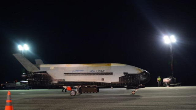 Avionul spațial X-37B, aparținând US Air Force, a aterizat după o misiune care a durat peste doi ani
