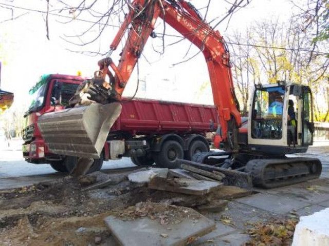 FOTO | Aleea pietonală din bulevardul Dacia va fi demontată și va fi instalat pavaj nou. Cum va arăta aceasta
