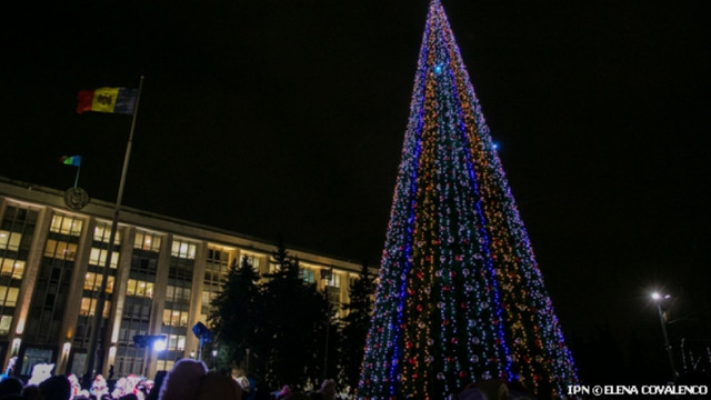 Orășelul „Lumea copiilor” și „Christmas Village”, amenajate în centrul Capitalei

