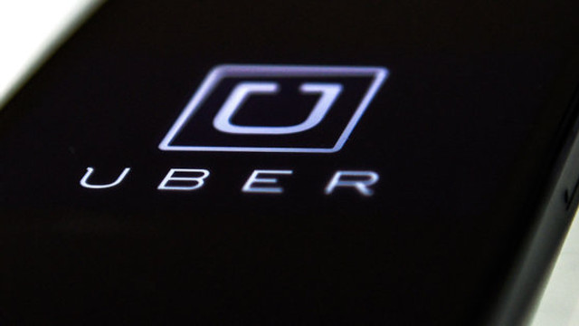 Uber nu mai are licență în Londra. Compania e acuzată că le permite șoferilor neautorizați să transporte pasageri