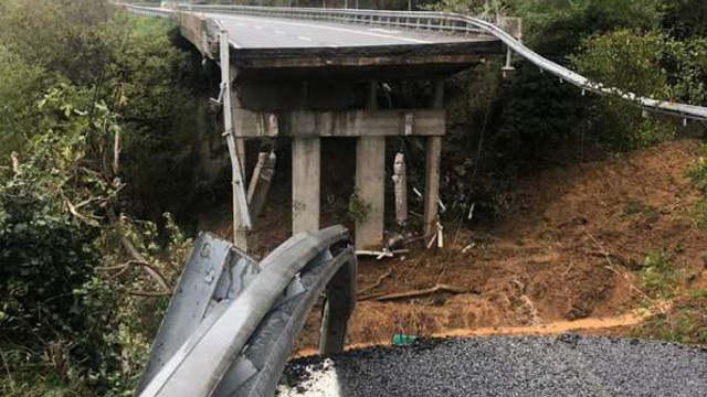  Italia: Pod rutier prăbușit în regiunea Liguria în apropiere de orașul Savona