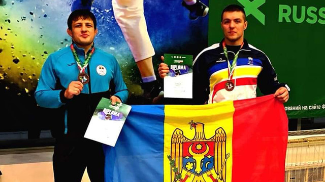 Doi sportivi moldoveni au urcat pe podium la Campionatul Mondial de lupte la brâu