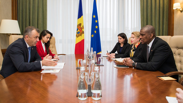 Premierul Ion Chicu, aflat în a patra zi a mandatului său, a avut întrevederi cu mai mulți oficiali străini