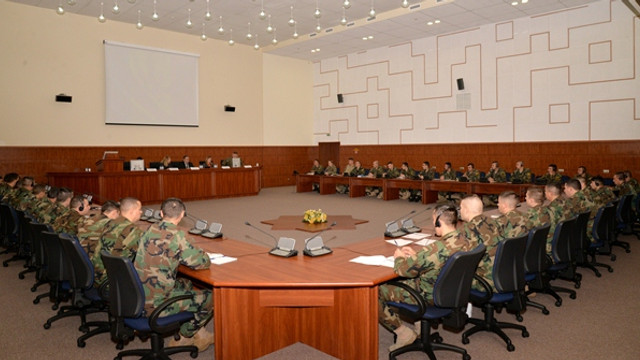 Militarii Armatei Naționale, care vor participa la misiuni de menținere a păcii, instruiți de experții NATO