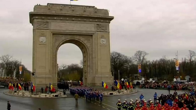 VIDEO | Parada de 1 Decembrie 2019. Defilare pe sub Arcul de Triumf de Ziua Națională a României