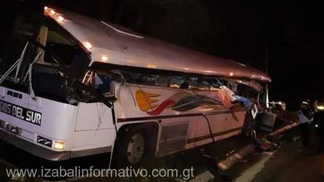 Guatemala: Cel puțin 20 de morți într-o coliziune dintre un autocar și un camion