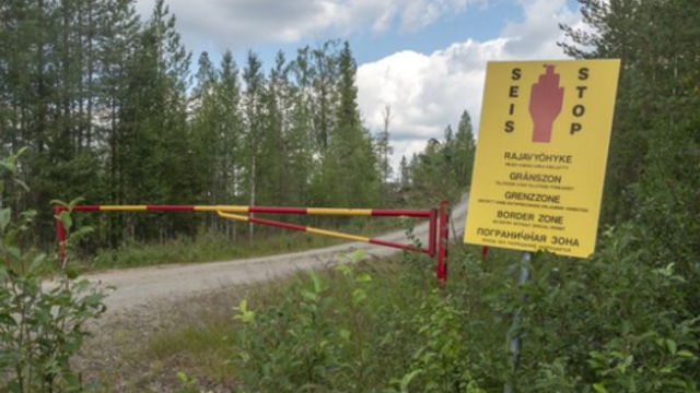 Un contrabandist a construit puncte false de frontieră între Rusia și Finlanda pentru a păcăli migranții. Suma uriașă pe care ar fi cerut-o pentru a-i trece „granița” 