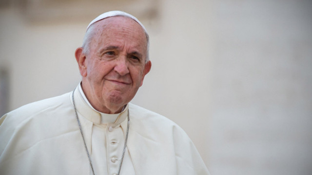 COVID-19 | Papa Francisc își schimbă obiceiurile