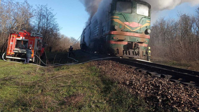 VIDEO | Un tren marfar a luat foc. Ce s-a întâmplat cu marfa