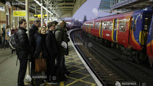 Laburiștii promit reducerea cu o treime a prețului călătoriilor cu trenul
