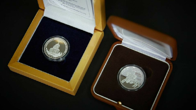 FOTO | Banca Națională a Moldovei pune în circulație două monede jubiliare și comemorative 