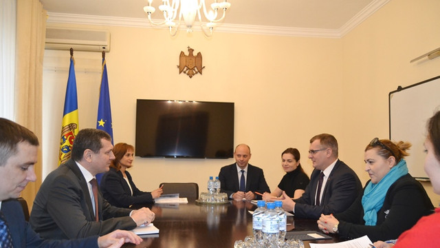 Viceprim-ministrul Pușcuța a avut o întâlnire cu Asociația Investitorilor din România