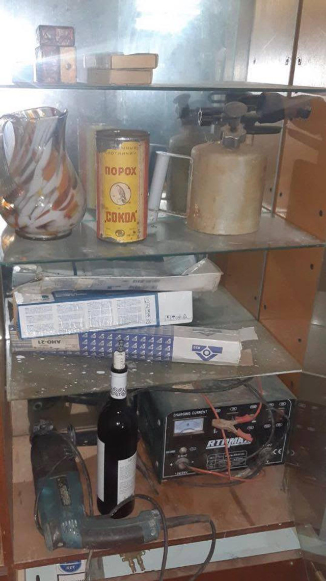 PCCOCS: Un bărbat de la Căușeni deținea ilegal și vindea pe internet muniții, substanțe explozive și Trotil (foto)