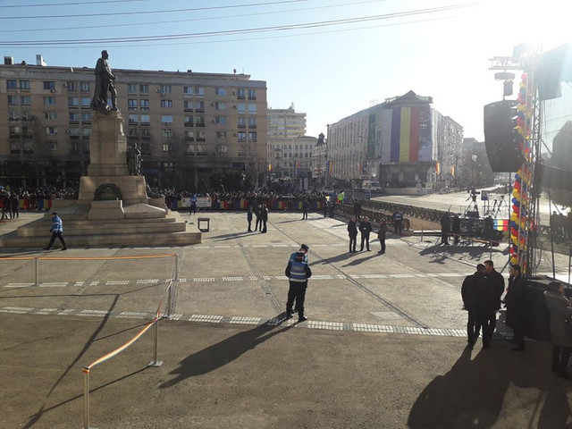 FOTO/VIDEO | Sute de persoane s-au adunat în Piața Unirii din Iași pentru a participa la manifestările dedicate zilei de 24 ianuarie