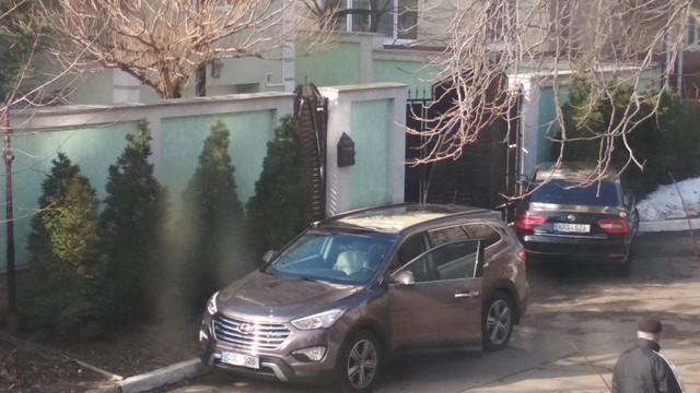 Familia lui Igor Dodon utilizează trei automobile, dar președinția nu recunoaște acest lucru (Moldova Curată)