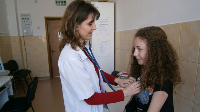 Asistenții medicali din școli vor trece în subordinea Centrelor Medicilor de Familie