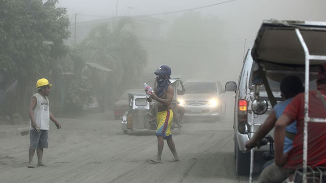 Mii de persoane au fost evacuate în Filipine unde se așteaptă o erupție a vulcanului Taal