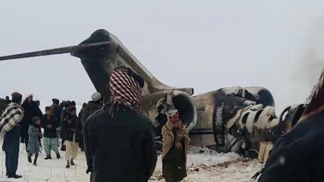 Avionul prăbușit în Afganistan | Americanii vor să ajungă la el, dar sunt atacați de talibani
