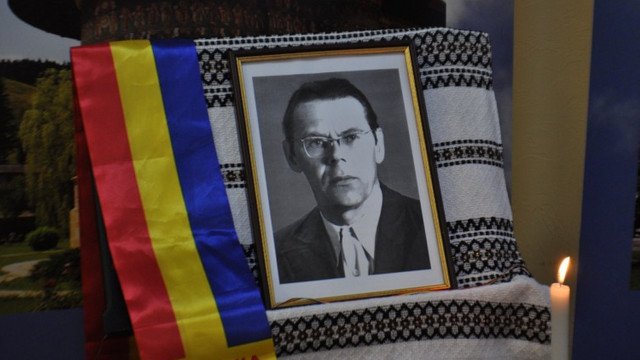 Cernăuți | Spovedanii în fața chipului luminos al legendarului profesor de română
