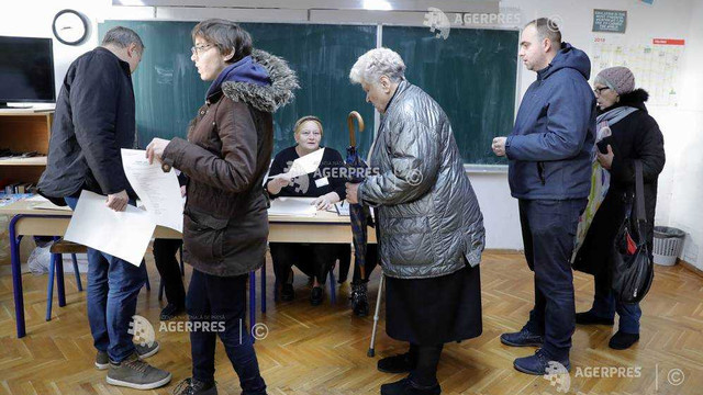 Croații, la urne pentru alegeri prezidențiale în care orice rezultat este posibil