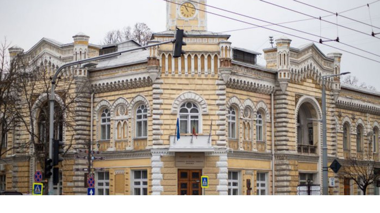 Primaria chisinau. Примэрия Кишинева. Здание мэрии Кишинева.