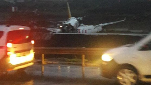 Turcia: Un avion s-a rupt în două, după ce a ieșit de pe pistă la aterizare pe aeroportul din Istanbul (media)