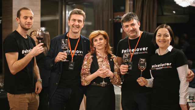 FOTO | Oaspeți din 11 țări, încântați de vinurile din R.Moldova.  „Mă bucur că sunt aici, iar vinurile pe care le-am cunoscut sunt doar de la bune spre excelente”