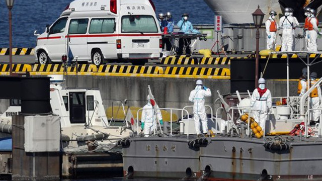 Zece persoane aflate pe nava de croazieră japoneză sunt infectate cu coronavirus