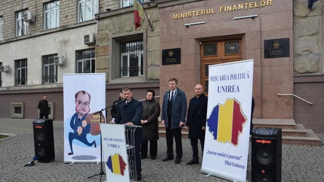 Mișcarea Politică „Unirea” a protestat în fața Ministerului Finanțelor față de o inițiativă a lui Igor Dodon