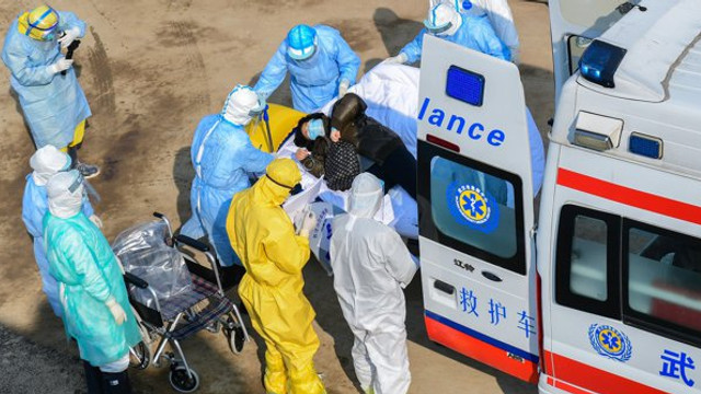 GALERIE FOTO | Noi imagini cu spitalul din Wuhan. Zeci de pacienți infectați cu coronavirus, internați în a doua zi de la deschidere