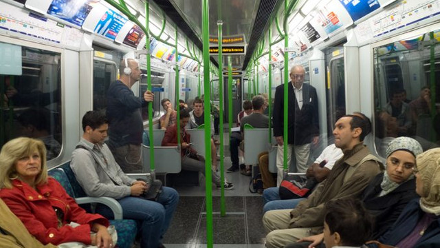 FOTO | Poezie de Marin Sorescu, afișată în metroul din Londra