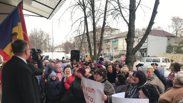 Partidul Șor protestează în fața sediilor teritoriale ale PSRM din mai multe localități