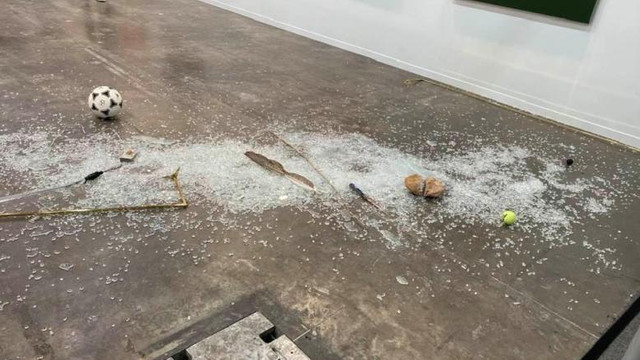 „Tragedie” la o galerie de artă. O operă a fost distrusă de un critic cu o doză de suc 