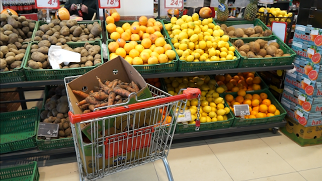 ANALIZĂ | Închiderea piețelor în care sunt comercizalizate fructe și legume, ca măsură în combaterea răspândirii COVID-19, impune o responsabilitate maximă din parteaa magazinelor.