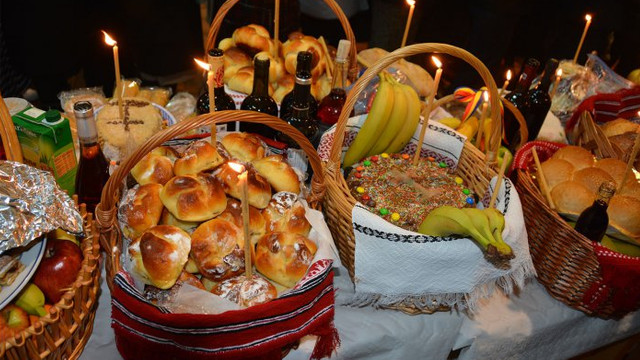 Creștinii ortodocși sărbătoresc Moșii de iarnă sau Sâmbăta Morților