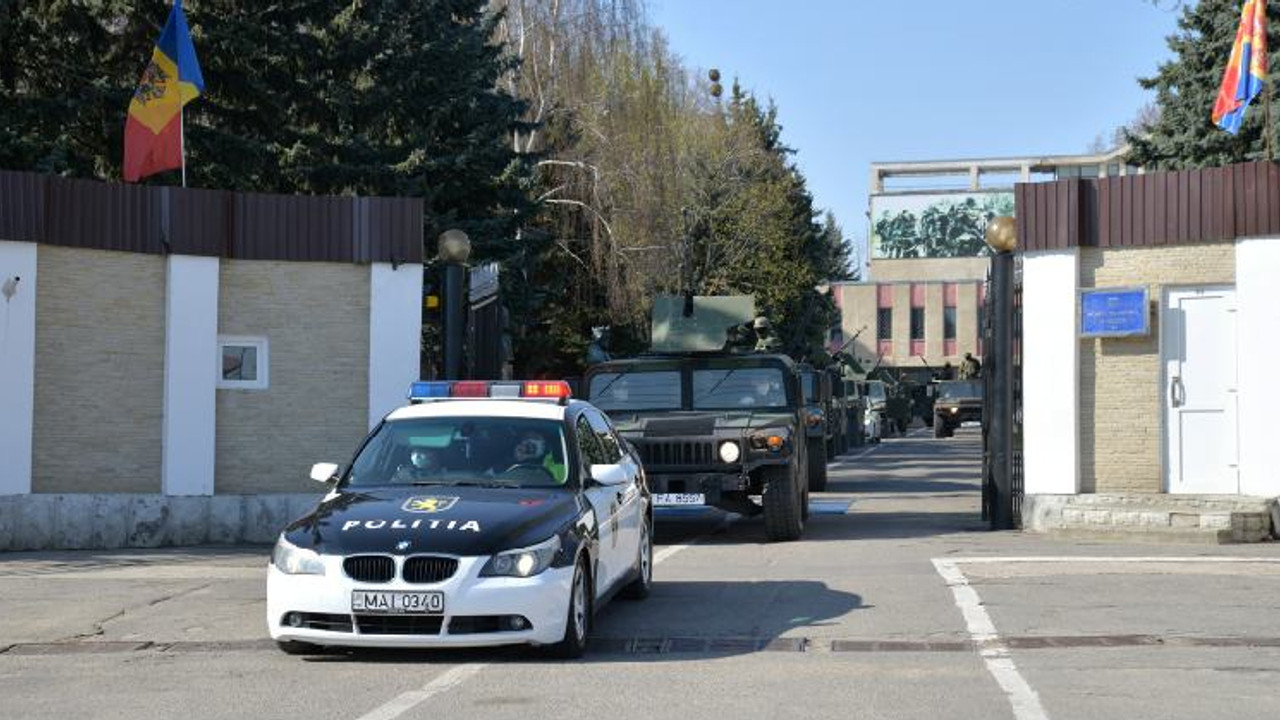 Кишинев автомобиле. Полиция Молдова Молдова. Кишинев полиция. Полиция Молдавии машины. Пограничная полиция Молдовы.