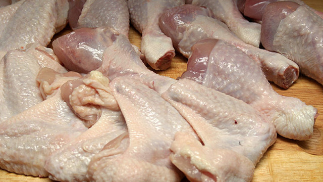 Producătorii de carne de pasăre dau asigurări că nu vor majora prețurile 