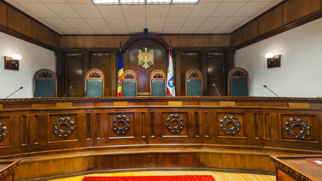 Judecătorii Curții Constituționale nu pot fi trași la răspundere juridică pentru opinia exprimată în exercitarea funcției