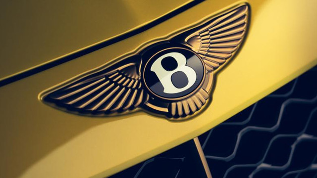 Bentley a dezvăluit mașina care are finisaje din lemn vechi de 5.000 de ani 