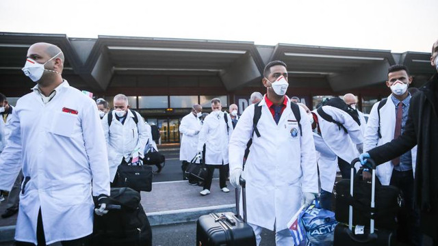 O echipă de medici cubanezi, cu experiență în lupta împotrva Ebola, a ajuns în cea mai afectată regiune de COVID-19 din Italia