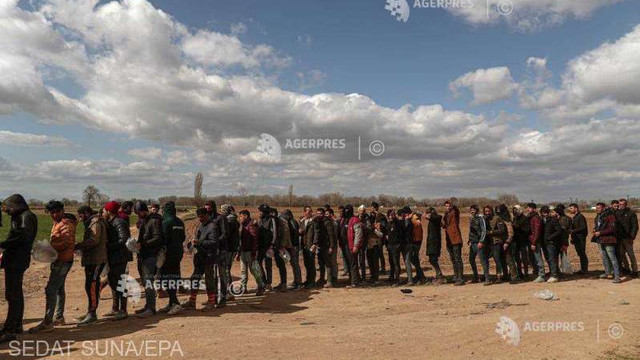 Grecia va construi două noi tabere pentru migranți